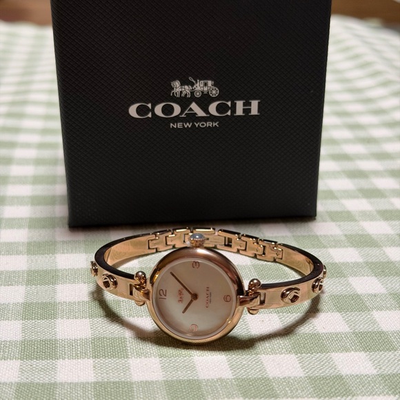 Coach Bangle Gold-Tone Women\'s Watch
